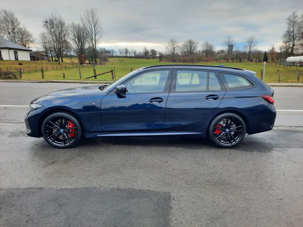 BMW 330e Hybrid Touring MWST ausweisbar