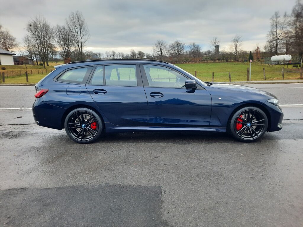 BMW 330e Hybrid Touring MWST ausweisbar