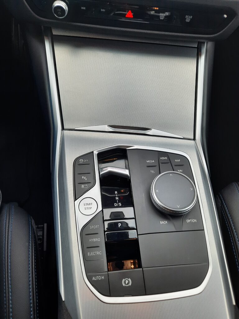 BMW 330e Hybrid Touring MWST ausweisbar